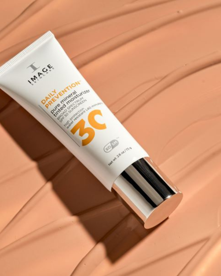 Bild von Image Skincare - DAILY PREVENTION PURE MINERAL TINTED MOISTURIZER SPF 30 - 73g
