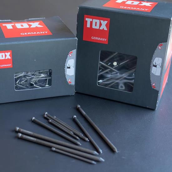 Bild von TOX Drahtstifte Nails 1,8x35 mm mit Stauchkopf für beinahe unsichtbare Befestigungen in Holz, universelle Einsatzmöglichkeit im Innen- und Außenbereich, blanker Stahl, 2x 400 g im Karton, 063100203